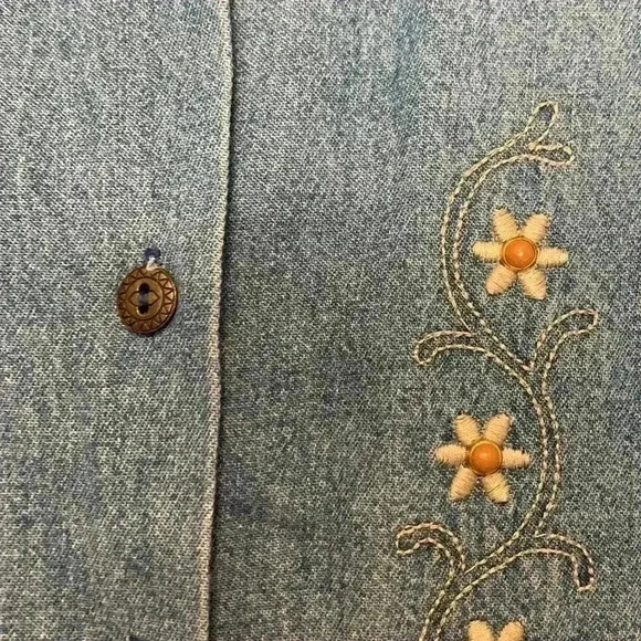 Vintage AE sport button-down, short sleeve, 100% cotton,  beads and embroidery - Picture 4 of 7